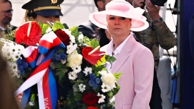 CERNOCHVA RUZOVA